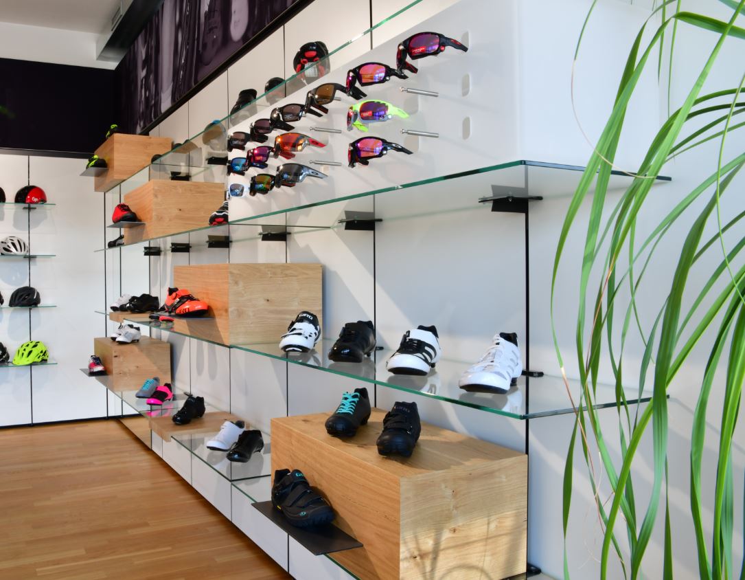 ProShop Uster, Loren-Allee 20 in Uster