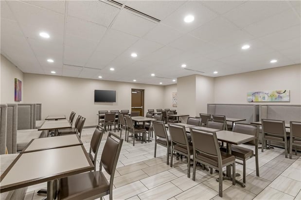 Images Executive Residency by Best Western Waterloo & Cedar Falls