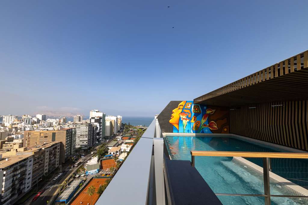 Pool Hilton Garden Inn Lima Miraflores Lima (01) 5104000
