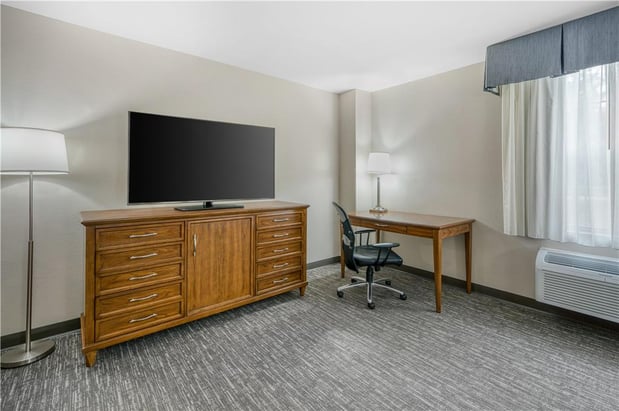 Images SureStay Plus by Best Western Elizabethtown Hershey