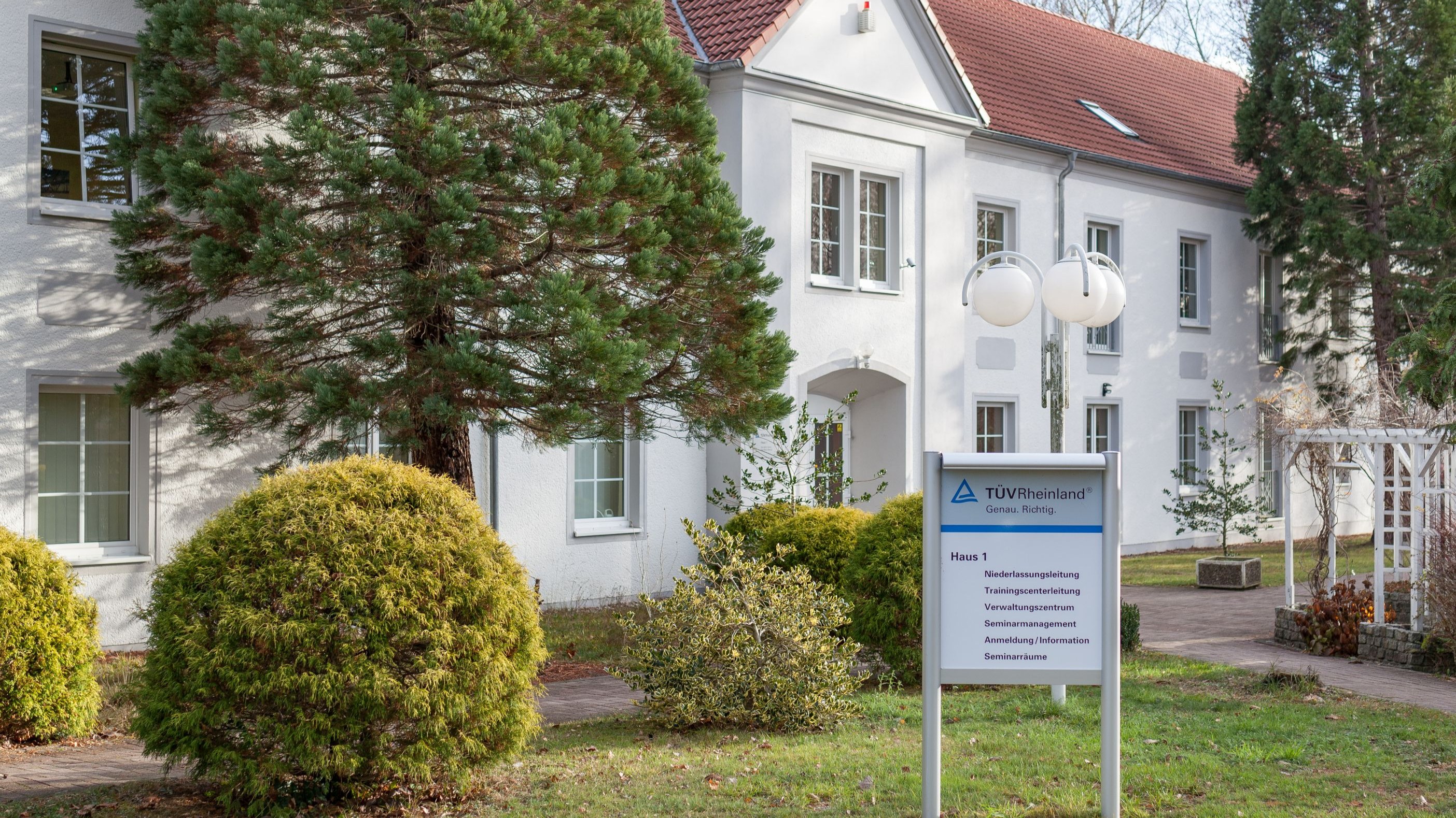 Bild 1 TÜV Rheinland Akademie GmbH in Lauchhammer