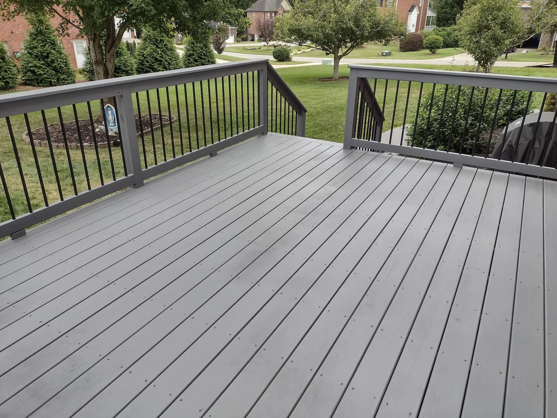 Deck Specialist & Outdoor Living Spaces Image