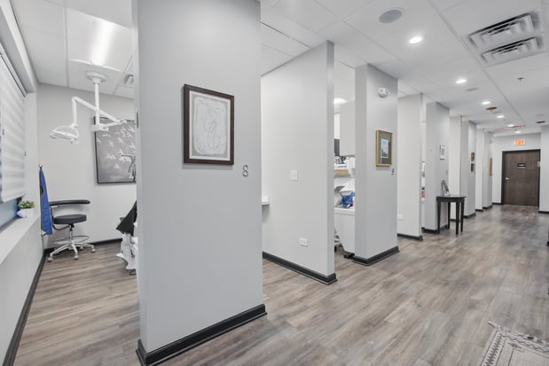 Images Thomas F. Brown, DDS