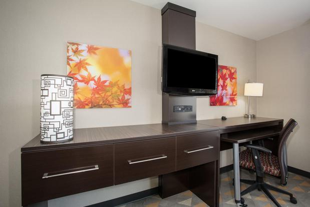 Images Holiday Inn Colorado Springs Airport by IHG