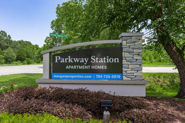 Images Parkway Station Apartment Homes
