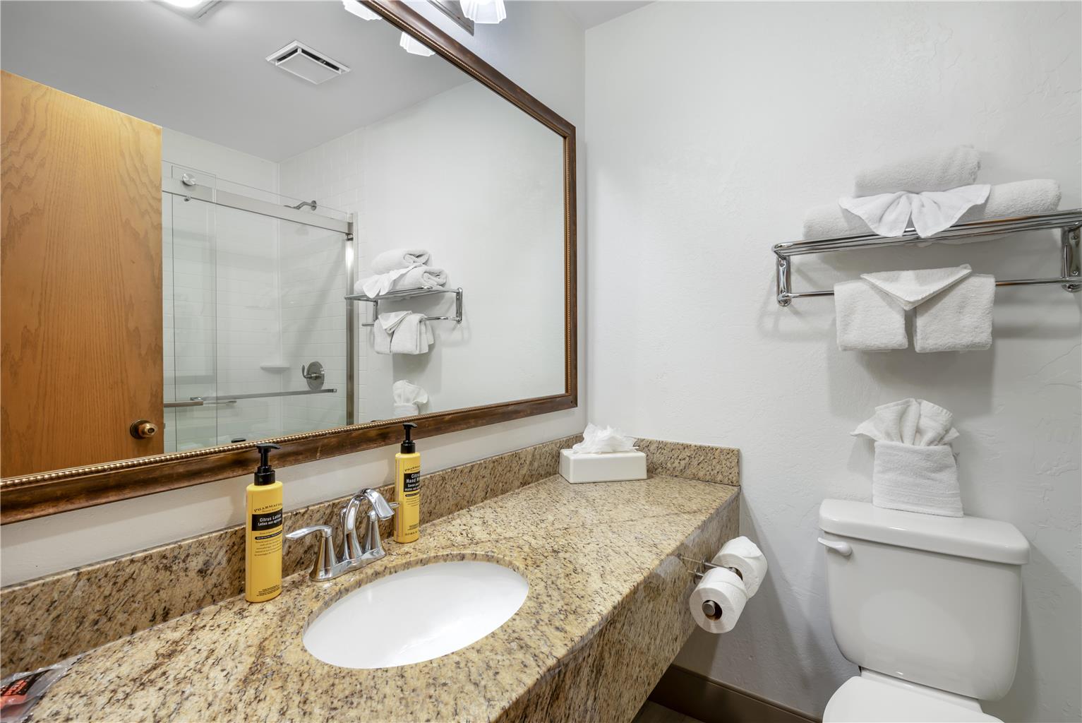 King (Balcony) Bathroom