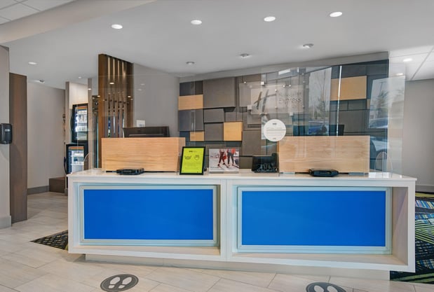 Images Holiday Inn Express & Suites Milwaukee - Brookfield by IHG