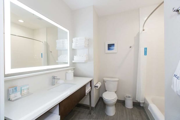 Images Hampton Inn Mustang