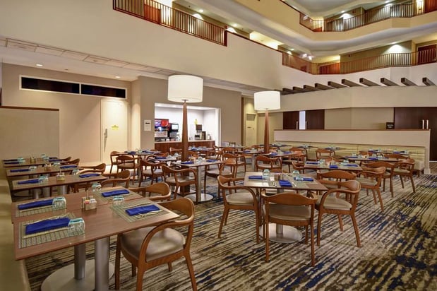 Images Embassy Suites by Hilton Charleston
