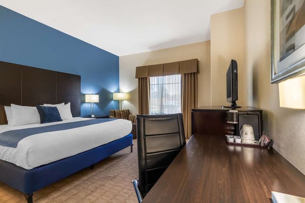 Images Best Western Plus Lytle Inn & Suites