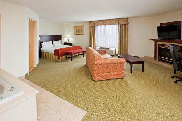 Images Holiday Inn Express Washington, an IHG Hotel