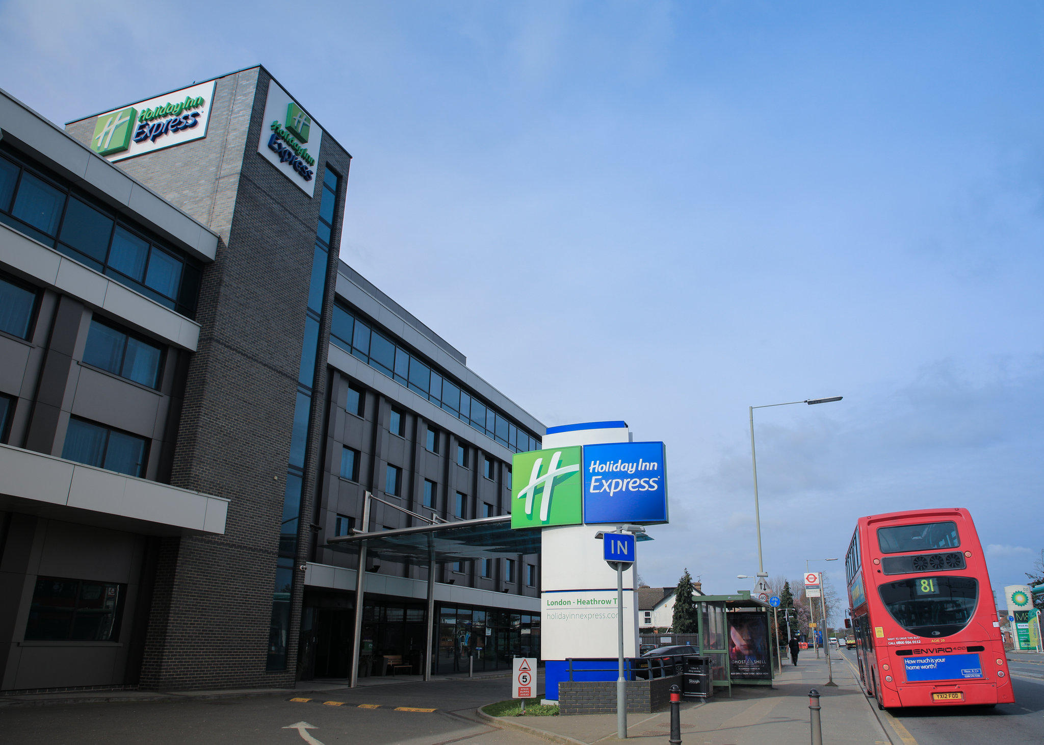 Holiday Inn Express London - Heathrow T5, an IHG Hotel Slough 01753 684001