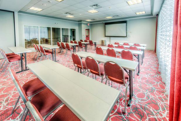 Images Staybridge Suites Columbus OSU-Medical Center by IHG