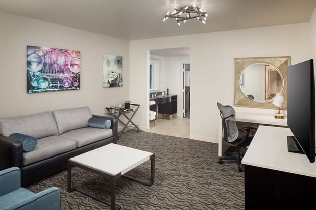 Images DoubleTree Suites by Hilton Hotel Detroit Downtown - Fort Shelby