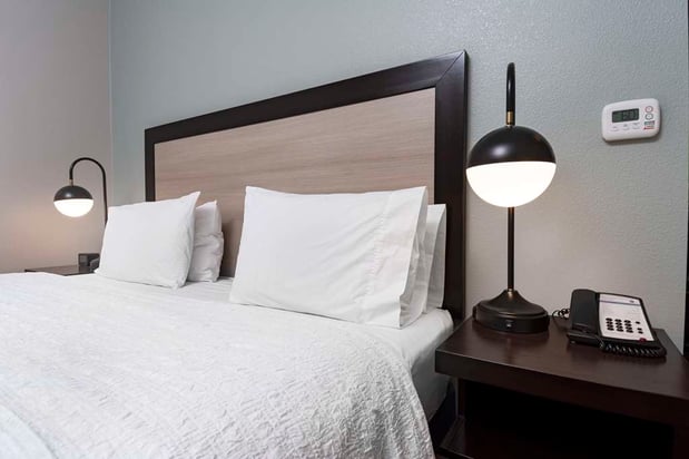 Images Hampton Inn & Suites Raleigh Downtown