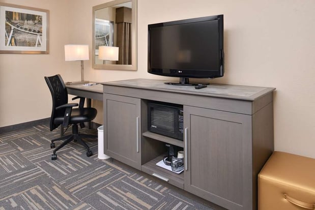 Images Hampton Inn closest to Universal Orlando