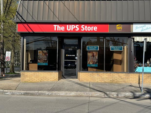 Images The UPS Store