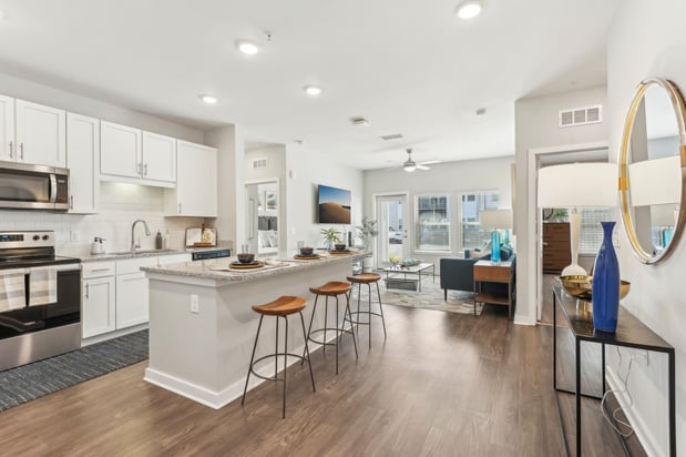 Images Story Lake Gibson | Luxury Apartment Homes