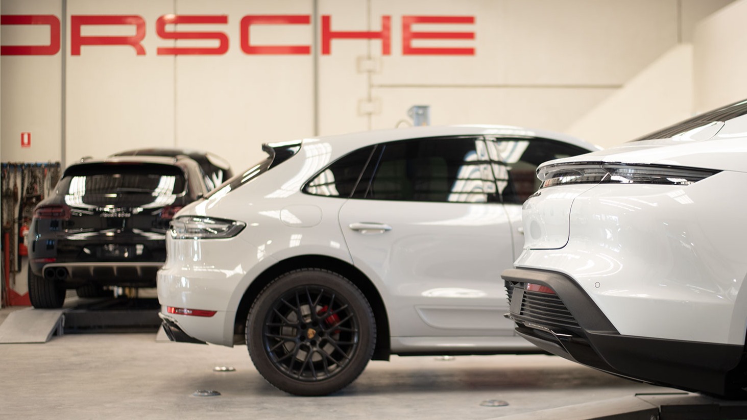 Images RJP Official Body Repair Centre