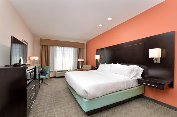 Images Holiday Inn Express & Suites Austin South by IHG