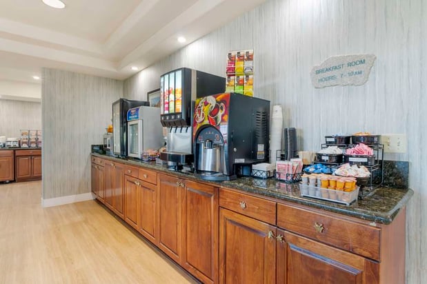 Images Best Western Cedar Inn & Suites