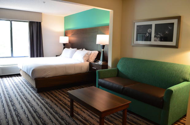 Images Holiday Inn Express Madison, an IHG Hotel