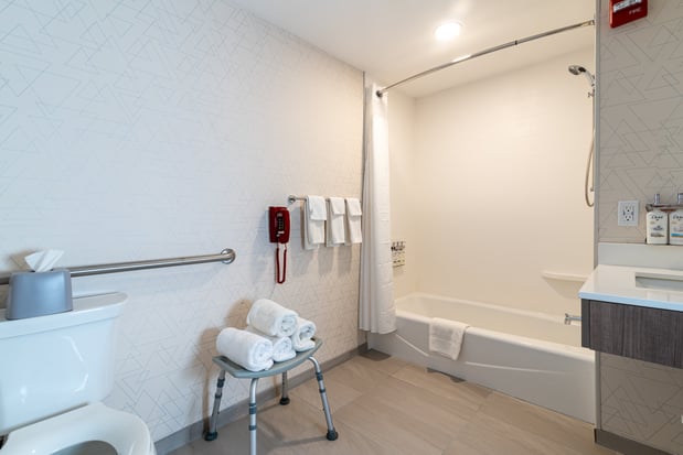 Images Holiday Inn Express & Suites Hampton South-Seabrook by IHG