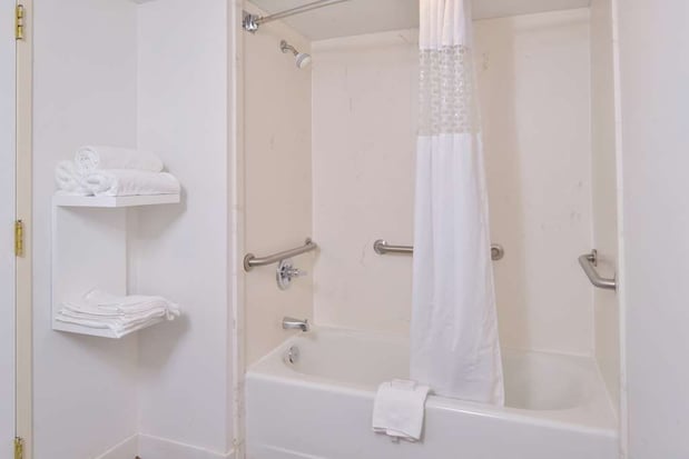 Images Hampton Inn Greensboro-East