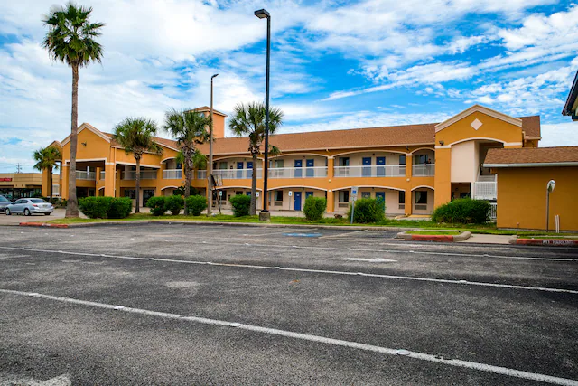 Images Island Inn By OYO Galveston Beach, TX