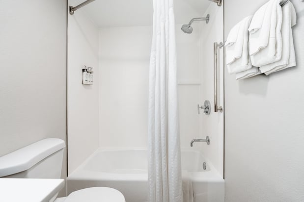 Images Holiday Inn Express & Suites Cocoa Beach by IHG
