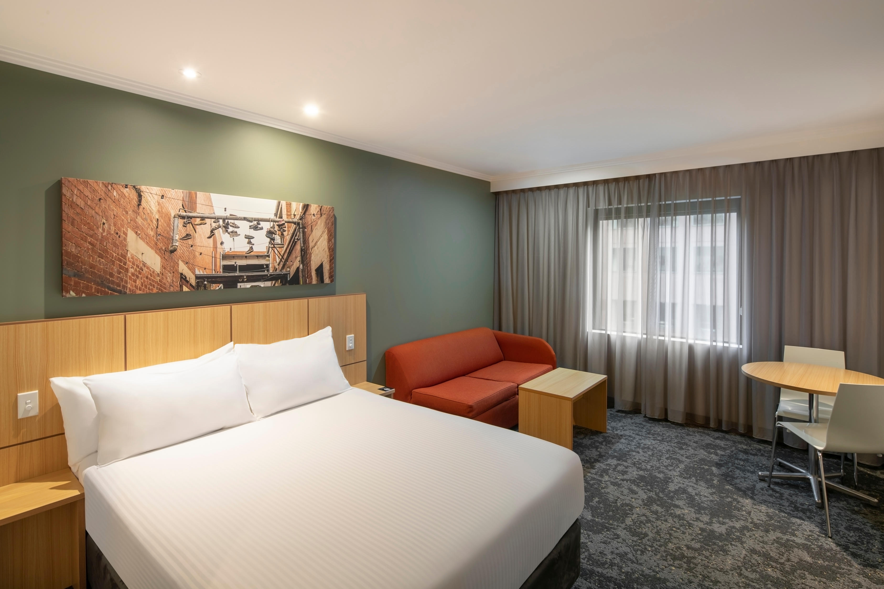 Superior room with one king bed Mercure Melbourne Southbank Southbank (03) 7046 1300