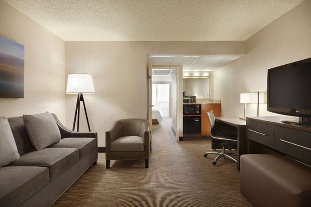 Images Embassy Suites by Hilton Oklahoma City Will Rogers Airport