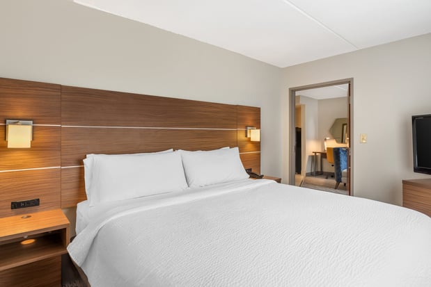 Images Holiday Inn Express & Suites Petersburg - Fort Gregg Adams by IHG