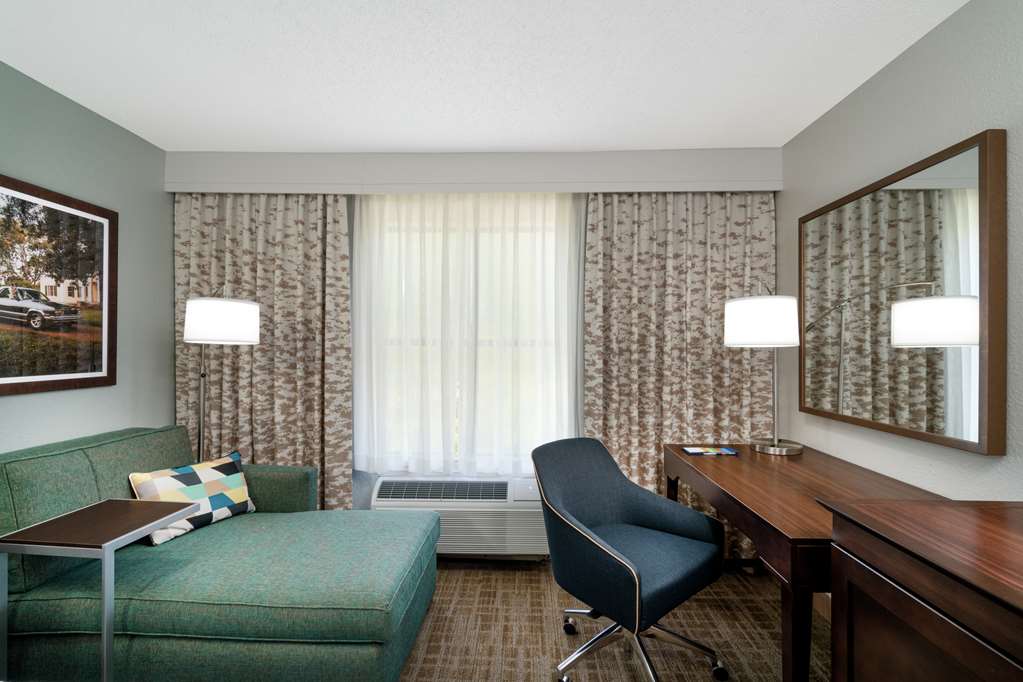 Guest room Hampton Inn & Suites Nashville/Franklin (Cool Springs) Franklin (615)771-7225