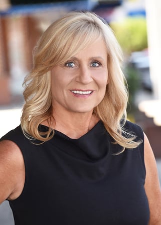 Images Deah Hendriksz, Realtor | Realty One Group