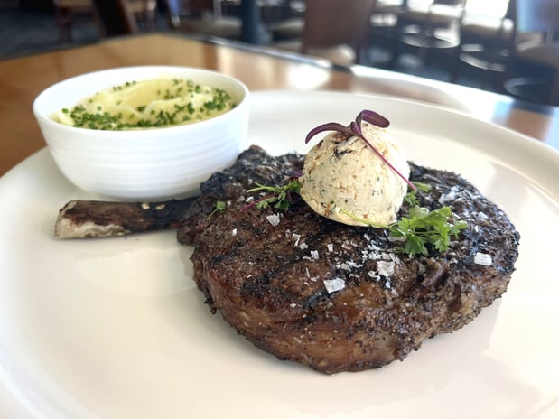 Images Windrose Marker 26 Lakeside Dining