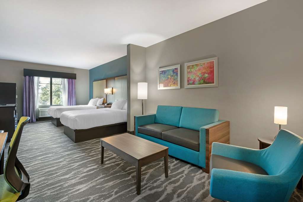 2 Queen Suite