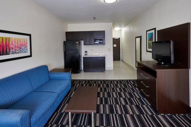 Images Holiday Inn Express & Suites Birmingham South - Pelham by IHG