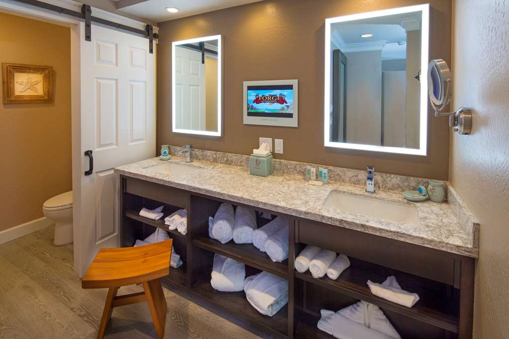 Oasis Suite Bathroom Best Western Plus Humboldt Bay Inn Eureka (707)443-2234