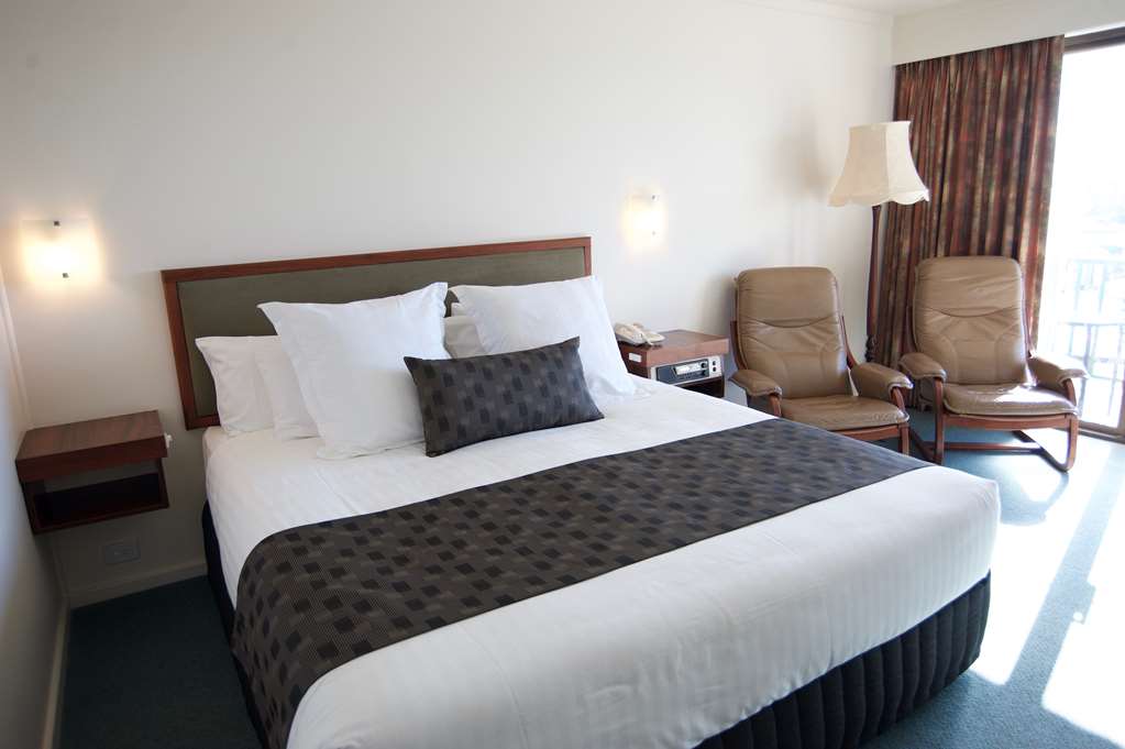 Embassy suite SureStay By Best Western The Clarence On Melville Albany (08) 9841 4144