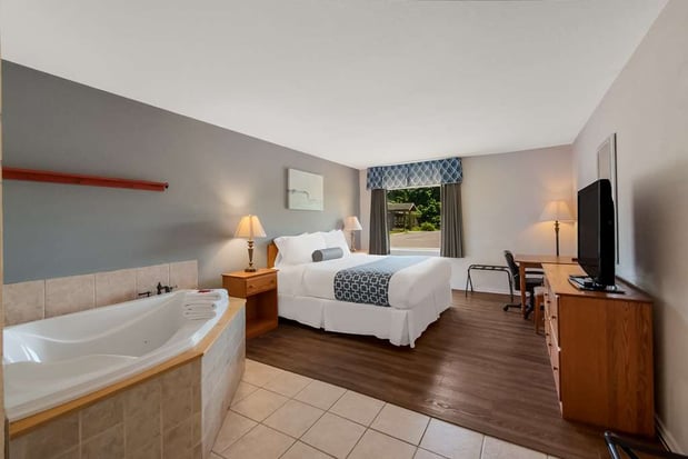 Images SureStay Plus by Best Western Berkeley Springs