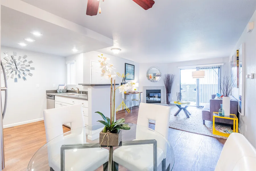 Dining Room at THE EDGE APARTMENTS