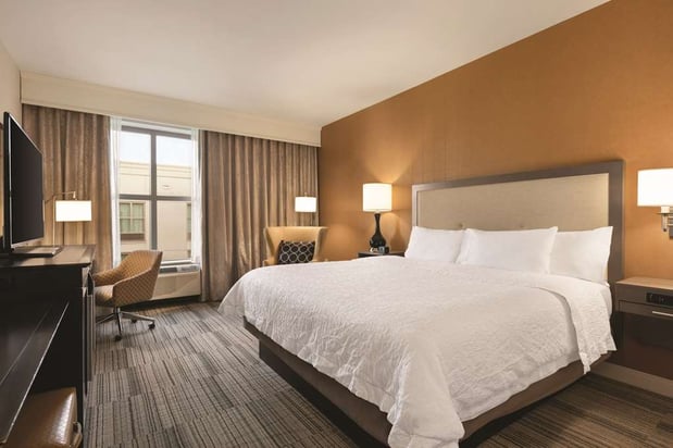 Images Hampton Inn & Suites Roanoke-Downtown