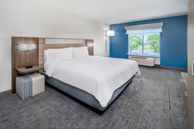 Images Holiday Inn Express & Suites Denver North - Thornton by IHG