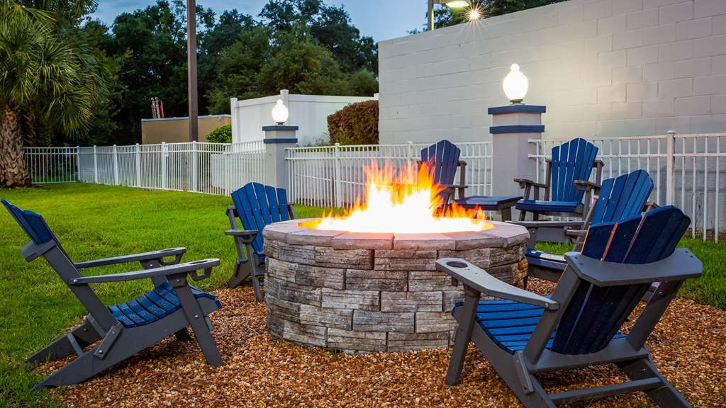 Outdoor Area 