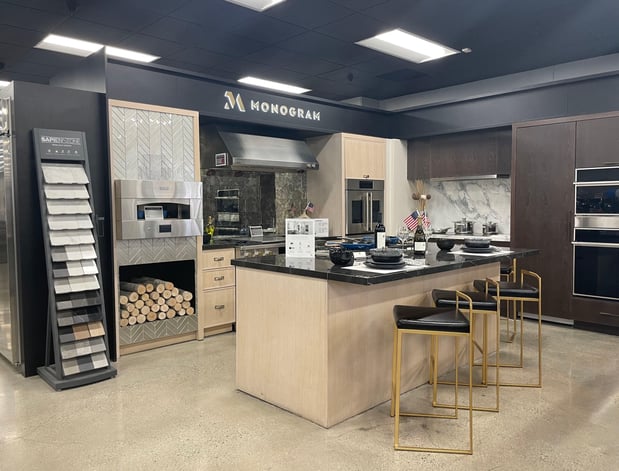 Images Howard's Appliance TV & Mattress