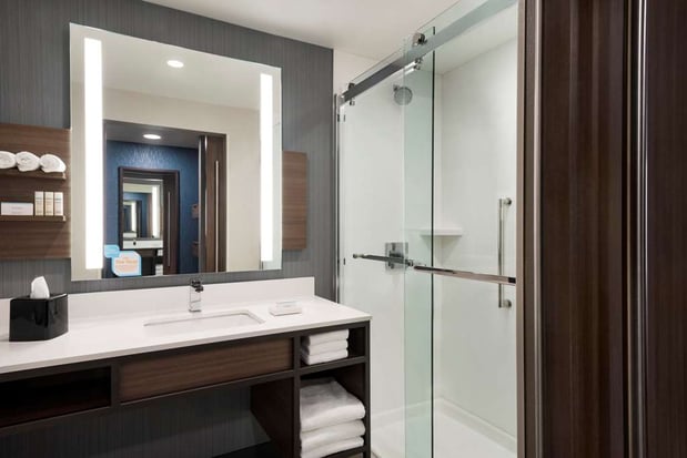 Images Hilton Garden Inn Milwaukee Brookfield Conference Center