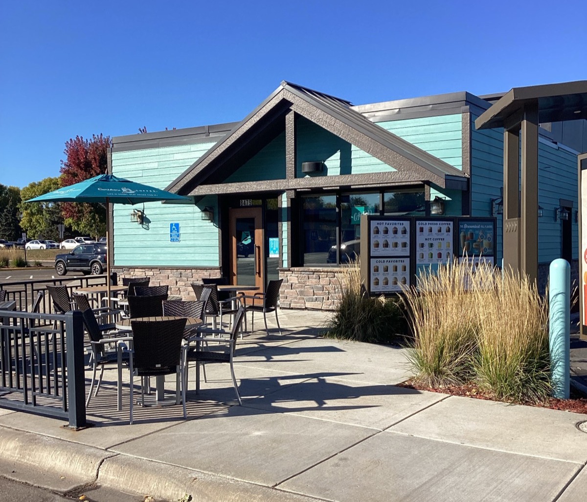 Storefront of the Caribou Coffee at 8479 West Broadway in Brooklyn Park