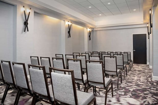 Images Embassy Suites by Hilton Crystal City National Airport