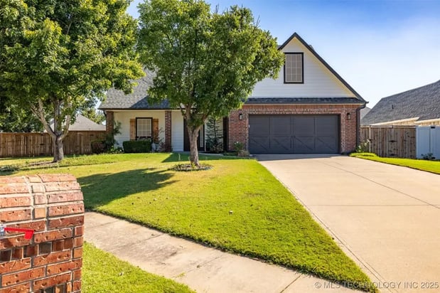 Images Heather Vest - Tulsa Real Estate Agent / Realtor